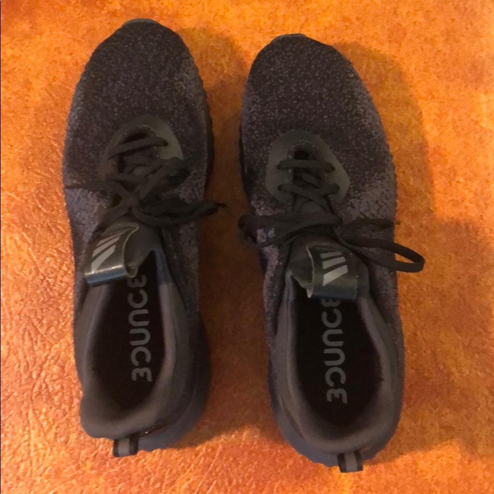 ADIDAS BOUNCE shoes men’s size 9. All Black